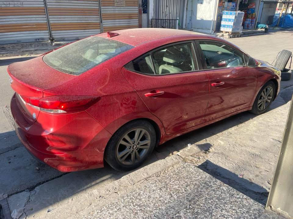 هونداي الانتره2017
رقم بغداد انكليزي 

حجم المحرك2000

عليه ادامه

كامله ماناقصه اي شي 

عداد المشي 51الف حقيقي

وارد امريكي ليبل واحد

حدثه بالبنيد نفسه مصلح 

بدون تبديل 

بدون صبغ 

راديترات بلاديه 

تبريد اصلي شغال 

نص فول  

السياره بصمه  

حساسات اجتياز

تدفه بالكشنات 

صندوق ذكي 

ثلاث بصمات ابواب صندوق

صور الحادث مرفقه

السعر 125

للاتصال ***********

بغداد البلديات
