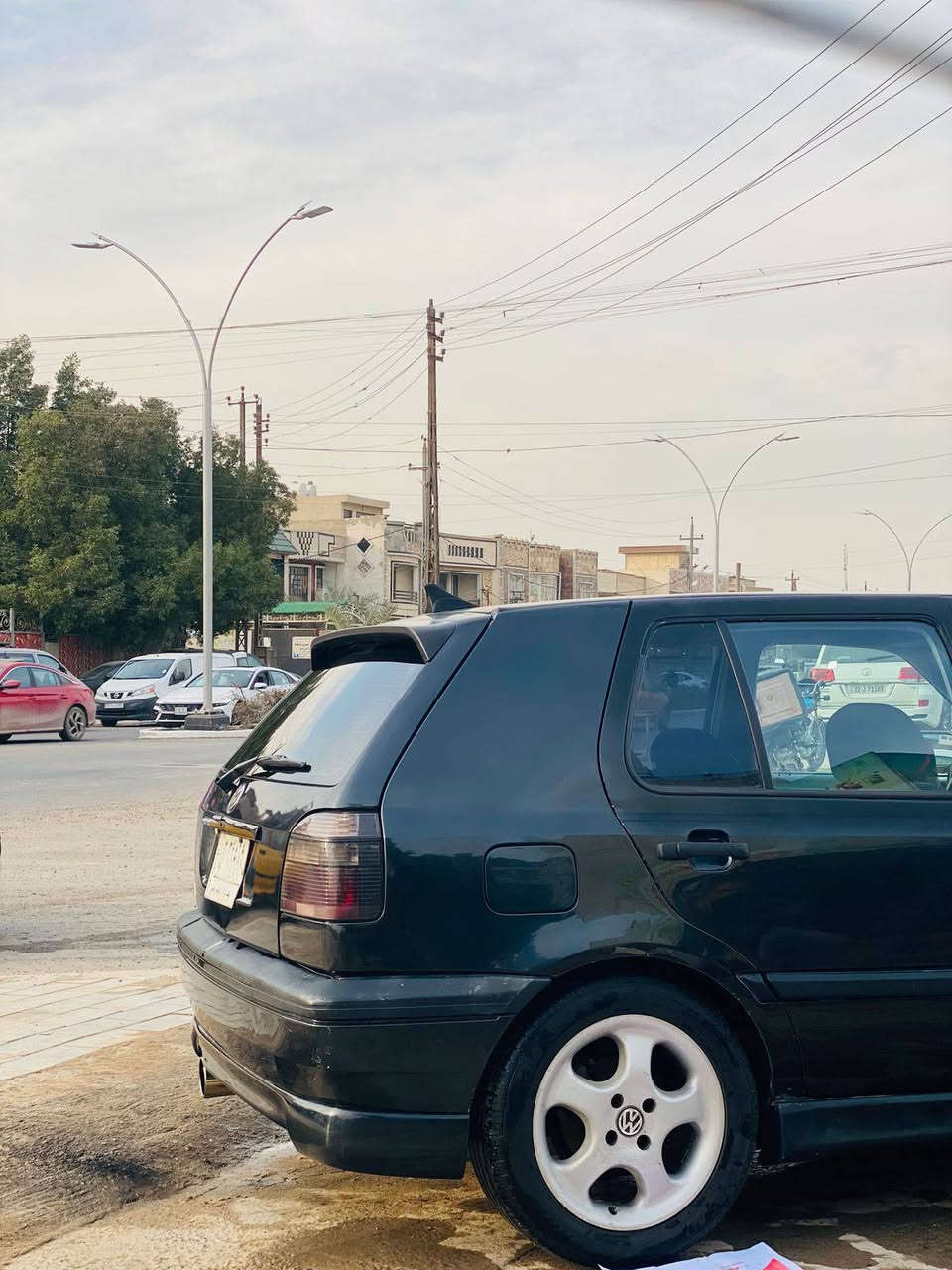 كولف 92 وارد يابان اصل
بيها صبغ قطع 
مكينة 2000كير اوتو كفاله 
تبريد تدفئه كهربائيات ع بلاد 
بيها سستم صوت بايونير دمام خلفي مسجل بلوتوث 
ويل 15 مميز تخم تاير جديييد 
غرفتها جديده حيل 
مازدات جدد وبيها عالي زنون نهااار 
سنويه ماساقطه تحويل ثاني يوم 
مكاني بغداد الدوره 
السعر 53 
الشراي يتصل بدون خاص 
***********
