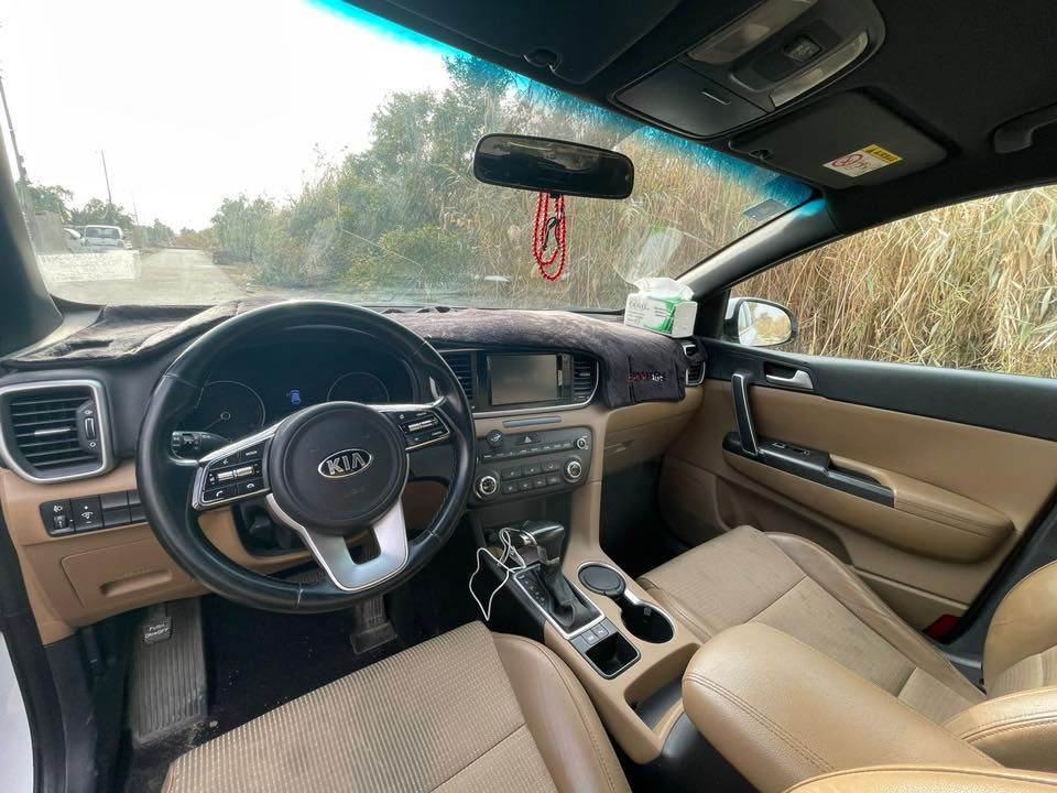 للبيع سبورتج 2020 خليجي مكفوله عده جاملغ الأيسر 
رقم بغداد ماشيه 85/000 الف محرك 2000 
أشاير مري  ثلاث انضمه قياده ايكو اعتيادي وسبورت 
تحكم جهتين كأمره دواره يدات نيكل مري شفط 
السعر 195  رقم الهاتف ***********
