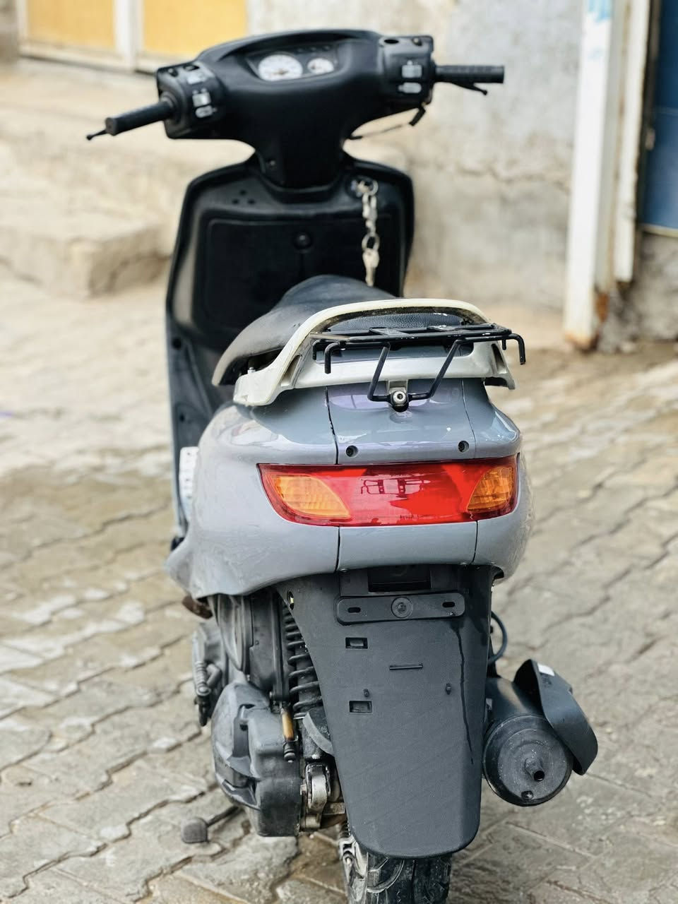 فراشة للبيع حييل نضيفه ما ناقصه برغي 
مكينه ما مفتوحه كلشي شغال بيهه نكره سلف هندر 
وين متريد افحص 
المكان النجف الاشرف     السعر 550 وبيهه مجال 
***********
