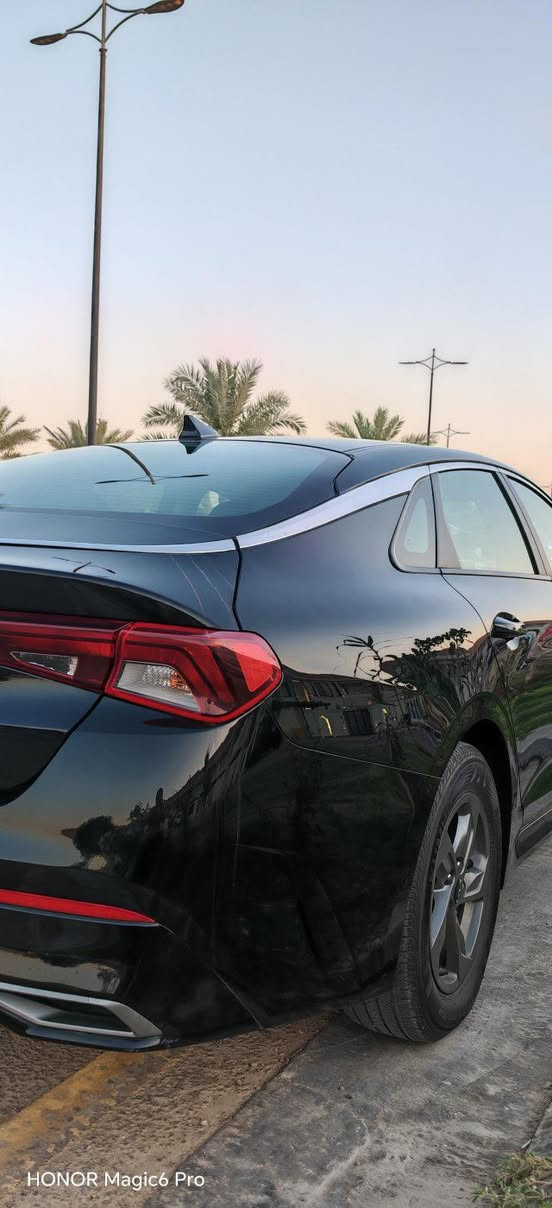 سلام عليكم
K5 2023
  بصمة تشغيل بصمة بيبان بصمة صندوق تشغيل عن بعد كشنات حرارية هند بريك بصمة أوتو هولد إطفاء ذاتي شاشه كبيرة  متصله وبيه بعد هوايه مواصفات
ماشيه 34 الف ميل
حادثه فقط بنيد فقط مكانين شخط مكحل ورصعه بسيطة بالصندوق
سعره جدا مناسب 138 وبيه مجال
***********

