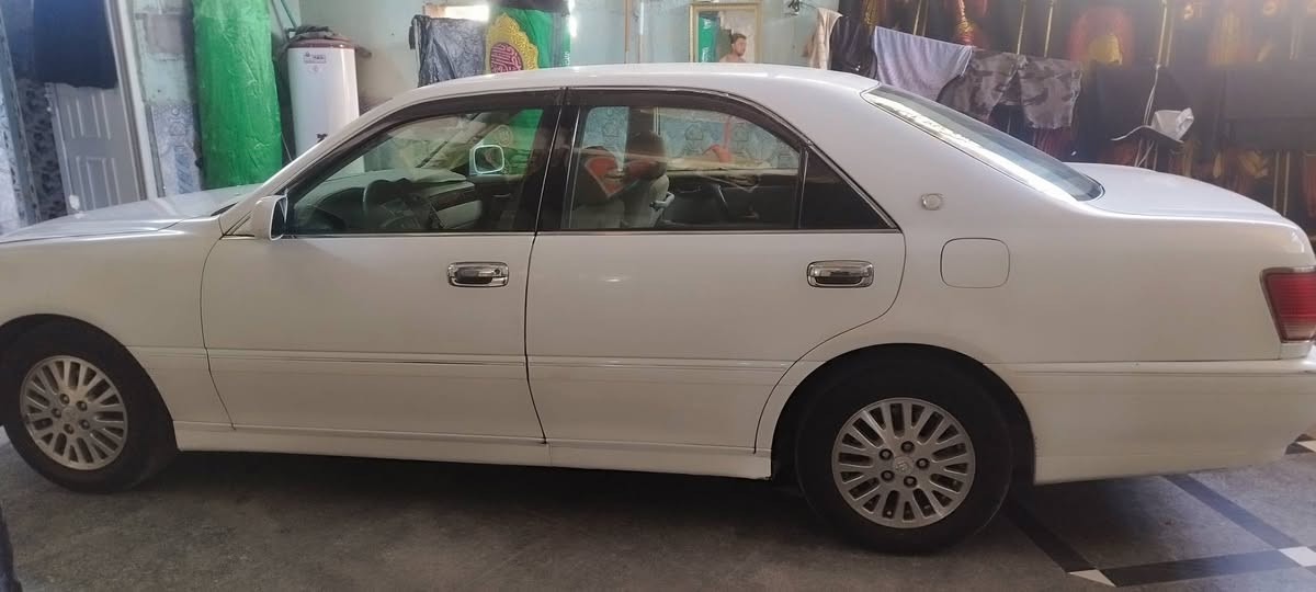 سلام عليكم سياره كراون جنون موديل 2001 دكمتين تسجيل الوسط شاصي رقم 72مكينه دي فور الزغير رقم انكليزي بصره سياره مكفوله كص ونقل جثه وأصوليات حدادا كير ومكينه وتبريد من لاخير سياره كلهه جاهزه بيع مستعجل ب 132$علمن السياره بأسمي  ***********مكاني بصره كرمة علي
