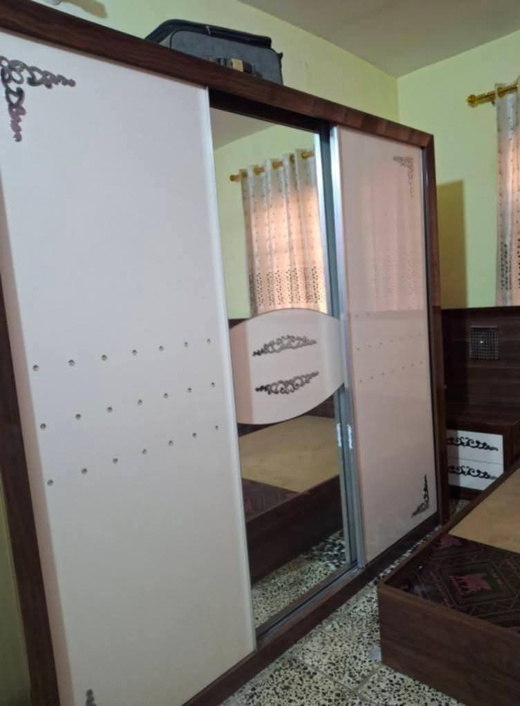 غرفه نوم تركيا ٨ قطع للبيع اتصل ***********
