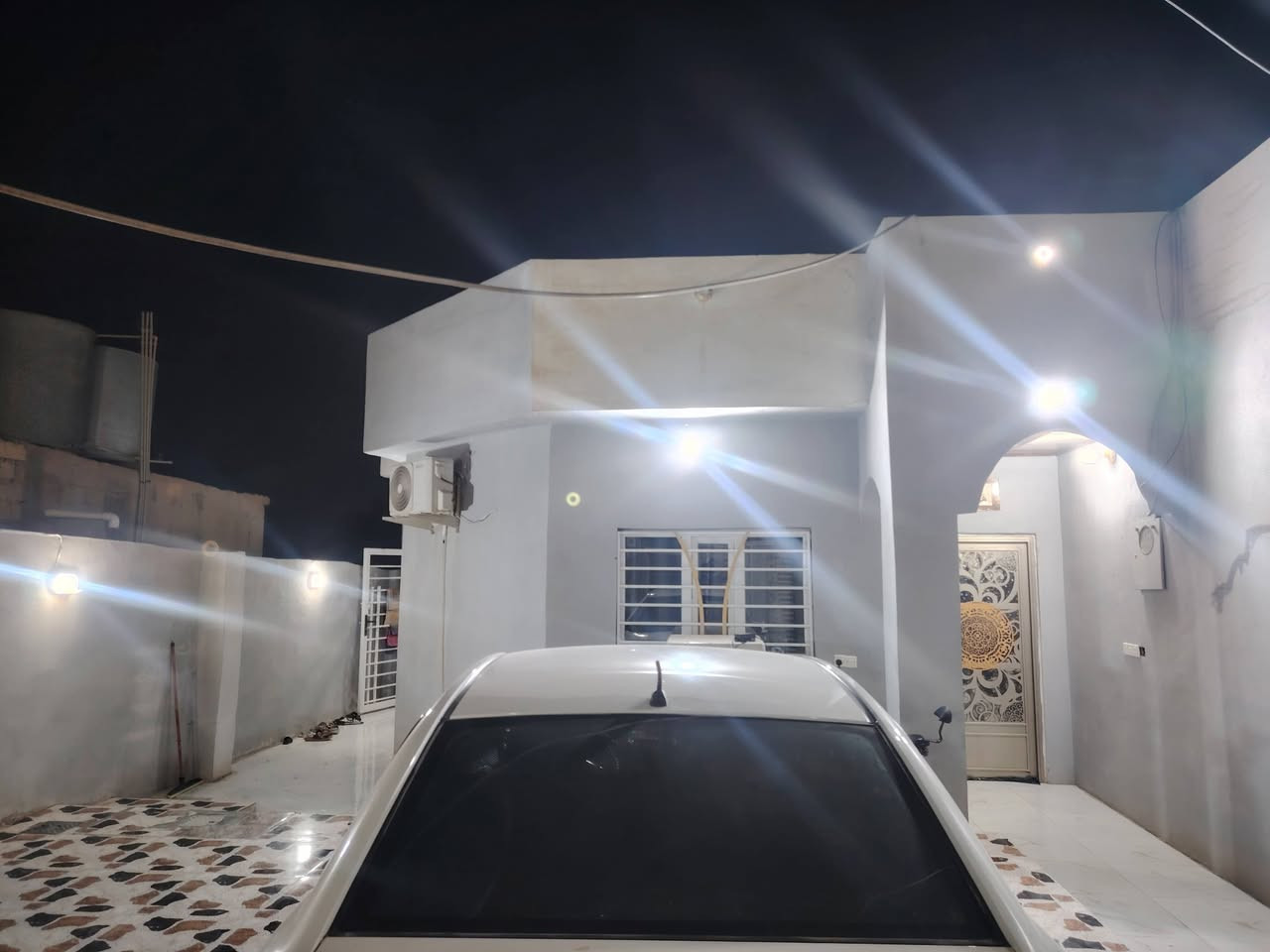 السلام عليكم يوجد بيت للبيع في التل العالي قريب عل مدرسه كامل الخدمات وتبليط البيت بناء حديث كلو سقوف وسيراميك كامل من كلشي السعر 60 وبي مجال واي استفسار علئ الرقم ***********
