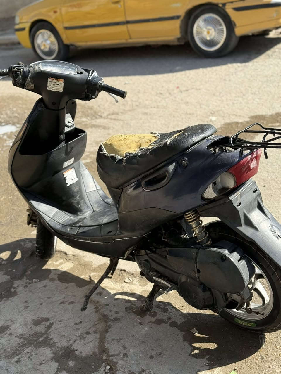 دراجه سازوكي حجم 12 العاليه دراجه شغاله وما بيها شيء بس اشوي يرادلها ترتيب تايرات جدد ول مشي مالتها حلوو السعر 300 وبيها مجال 

الاتصال ع رقم ***********
