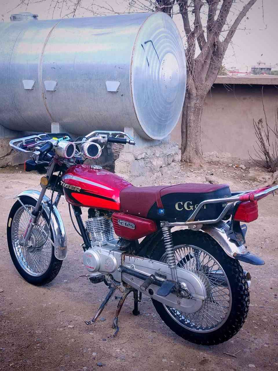 السلام عليكم موطور لل بيع
الموديل20
نضافه فولل 
شلعه ومعدل شرط 
محرك شرط لا صوت ولا تبخير  
السعر 450وبي مجال 
المكان الشرقاط 
***********
