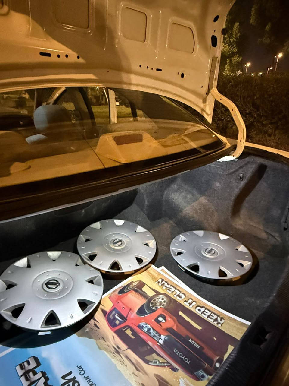 مكفوله كفاله عامه ضربه وصبغ وتبديل شرط الفحص والتحويل 
نيسان سني موديل مقدس كوري اصلي ٢٠١٣
لون أبيض خليجي 
رقم دولي أنكليزي جديده وهزه جديده 
محرك ١٨٠٠ ممتاز 
كير اوتوماتيك ممتاز 
دواخل عسلي ارضيه جلد طقم تاير لوك بطاريه جديده حداديه شرط زيرو كهربائيات فول سياره اقتصاديه جدا بصرف الوقود 
تلفزيون اواكس جام اوتوماتيك لايت زنون 
سياره مال بيت شرط احلى من الصور 
مكاني بصره 
***********واتساب 
اعتذر من الخاص واتساب واتصال فقطط 
السعر ١١٥ بيع او مراوس
