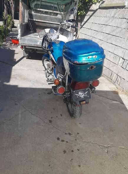 السلام عليكم اخوان هارلي ٢ ولف جاهز وشغال السعر ٤٥٠ وبيه مجال حك الجيه متواجد عالفيس او الاتصال ***********
