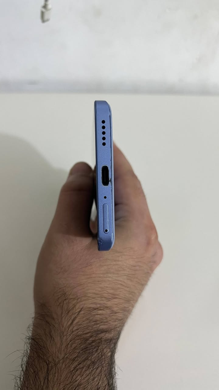 Xiaomi 13T pro
نسخة 12/512 استعمال شخصي، بدون تصليح أو فتح
النظافة نفس اللي بالصور.

المعالج: Dimensity 9200+ قوي جداً للألعاب

الرام: 12GB

التخزين: 512GB UFS 4.0

الشاشة: 6.67 AMOLED 144Hz دقة 1.5K

الكاميرا: 50MP لايكا + 50MP زوم + 12MP واسع

تصوير 8K

البطارية: 5000mAh

شحن سريع 120W يشحن كامل تقريباً بـ19 دقيقة

بصمة تحت الشاشة

سماعات ستيريو

مقاوم للماء والغبار IP68

السعر 400 ألف.


**إذا كنت صاحب هذا الإعلان وتريد حذفه لأي سبب، رجاءا أرسل رسالة إلى الدعم الفني**