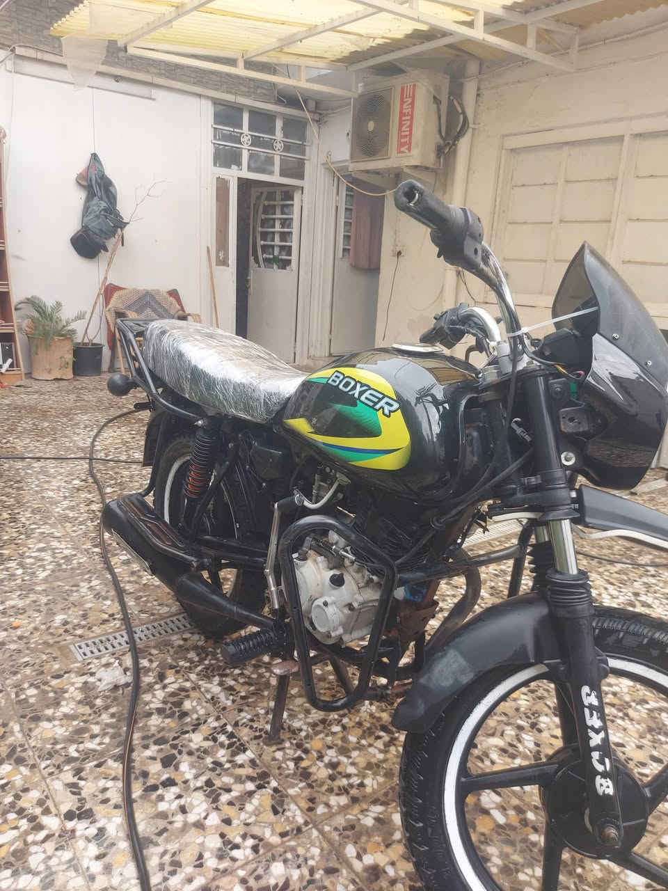 سلام عليكم بوكسر 21دراجه مرتبه عوزه ترتيبات بيه زرف بلصولنصه وعوزه اشاير مجفته جديد اوراق اصولي كاملات 
سعره 850وبيه مجال شي بصيط مكان بلجادريه هاذ رقمي رقم***********
