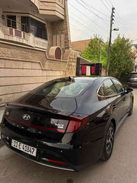 Hyundai Sonata 2022
هيونداي سونات 
  تشغيل عن بعد 
اتوماتيك تيبترونك 6 غيارات 
وضعيات قيادة متعددة .. رادار .. دخول وتشغيل ذكي .. اوتو هولد  .. تلفون اساسي بلوتوث .. مكيف ديجتال .. كشاف ضباب .. تحكم طارة .. تثبيت سرعة .. 6CD AUX USB ..حساسات خلفية .. انارة نهارية LED أمامي خلفي 
بالإضافة الى المواصفات الأساسية ..  
 
المحرك  2.0v   بينزين
العداد 50 ميل 

خالية البخ تماماً من الداخل والخارج تماما 
حادثها موضح بالصور البقيه مكفول
السعر $ 175
السيديه ***********
