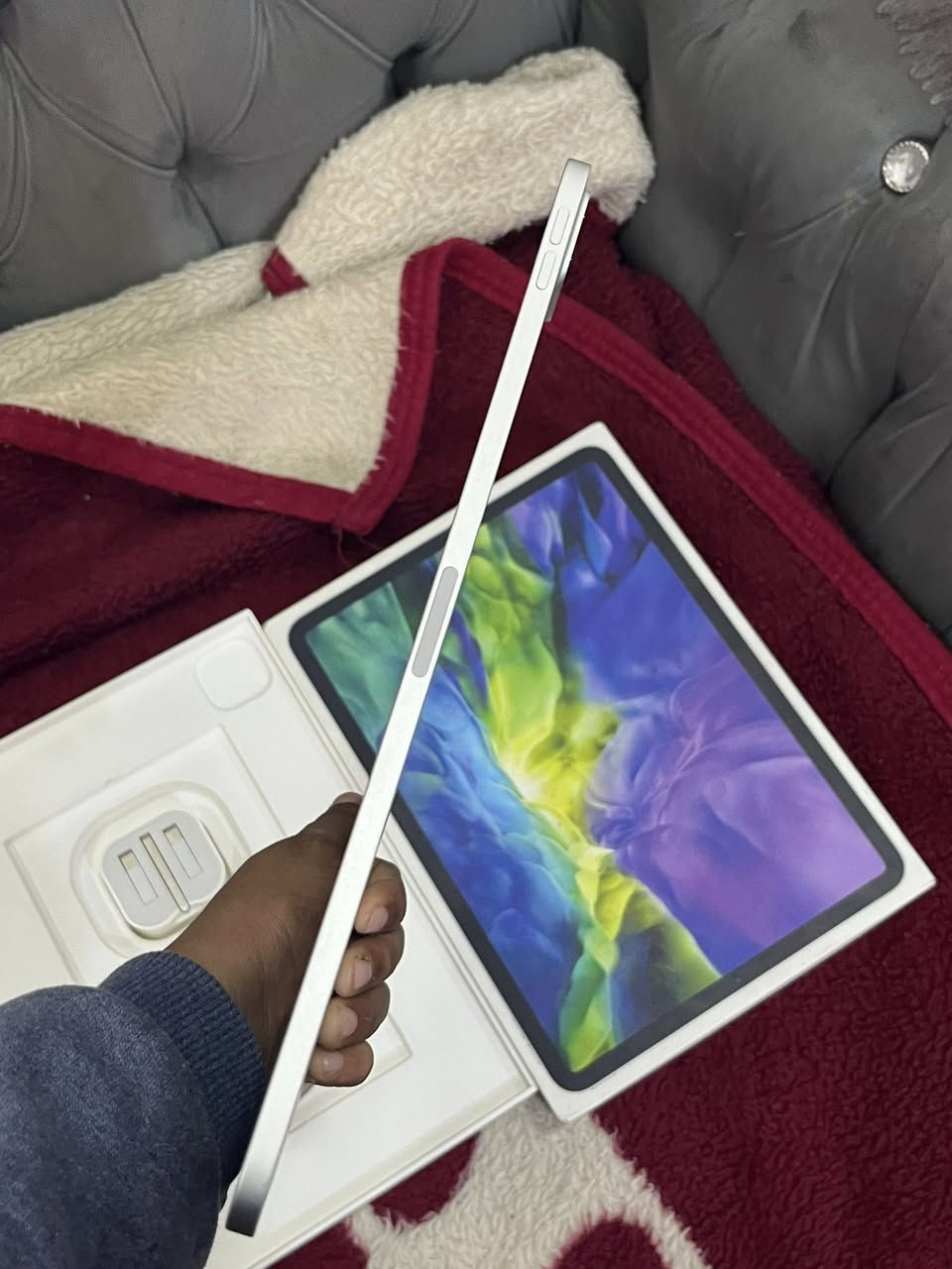 سلام عليكم ايباد ١١ برو
ذاكره 128
بطاريه 88
١١ بوصه 
انضف من نضيف سعره 650وبي مجال حلو 
مكاني الدوره ابو دشير رقم هاتف متواجد وتساب ***********
