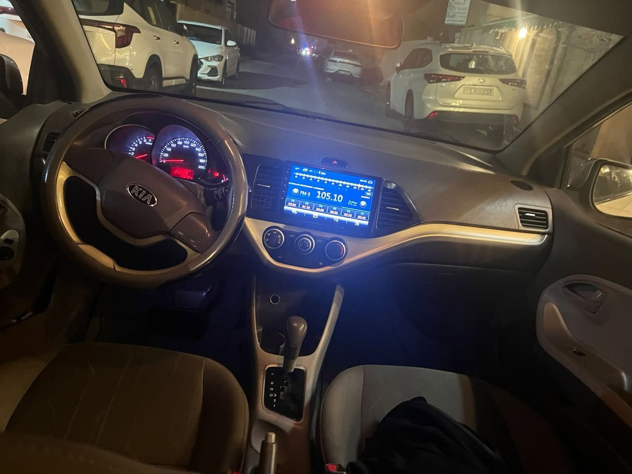 السلام عليكم بيكانتو 2016 محرك 1400 السياره حلوه وجهازه مابيه نقص مكينه كير خير من الله بيه صبغ جاملغ وباب وجاملغ الثاني خلفيات اثر شخوط بيع او مراوس مكان السياره حي العدل السعر 83 وبيه مجال بسيط للاتصال ***********
