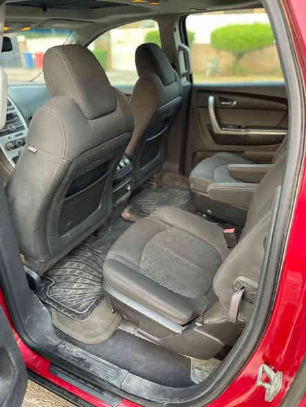 جئ أم سي  اكاديا ٢٠١٢ 
مكفولة بدون حادث وبدون صبغ 
فول مواصفات ٧ راكب
كير مكفول ومحرك ٢٦٠٠ جديد حاوية
صندوق كهرباء
كشتات امامية كهرباء
كشتات ملكي منفصل
تخم تاير 
السعر 120 ورقه 
الموقع بغداد حي الاطباء 
للاستفسار ***********
