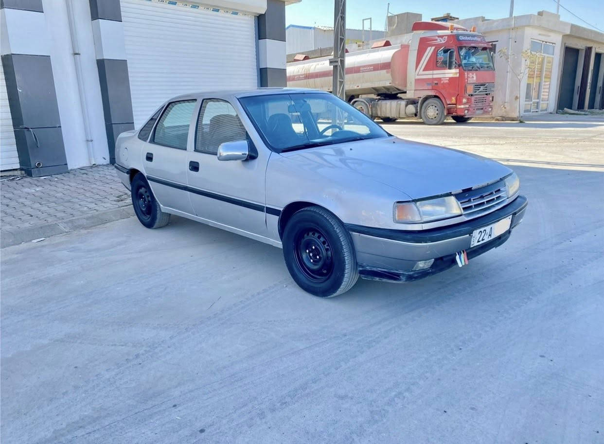 اوبل 92 حجم 18 كير عادي
رقم إربيل انكليزي بسمي 
كير محرك قبل شعر شديد جديد 
كاربايات شرط صدر سياره جاهزه صبوغ عام جمالية اذا شراي خابر مامتواجد عل نت ***********
