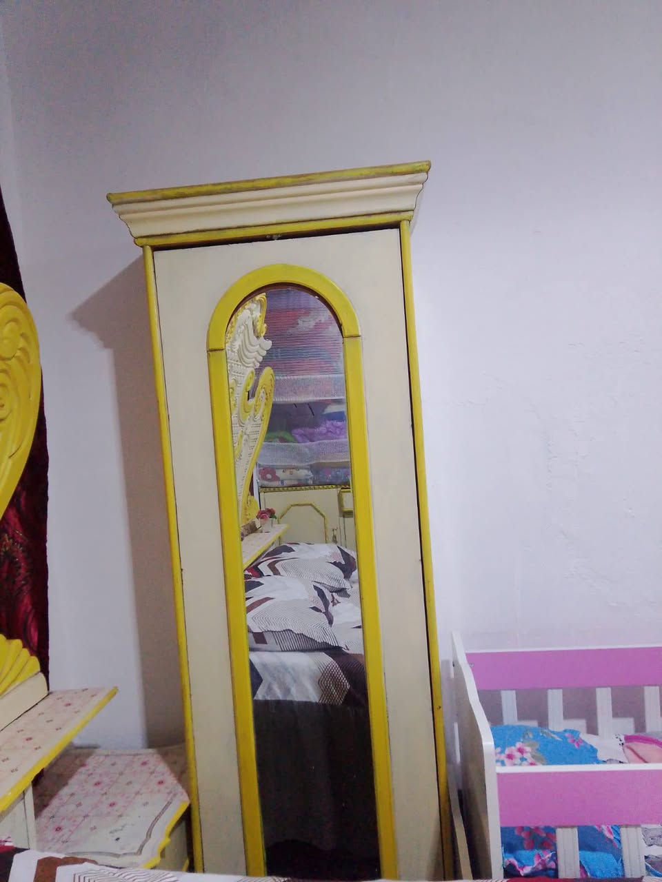 غرفة نوم للبيع السعر 300وبيهه مجال الرقم ***********
