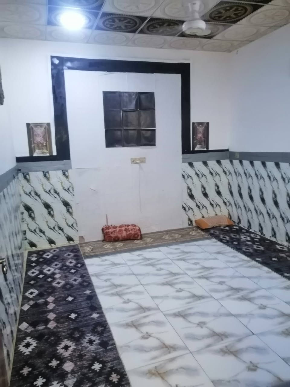 دار سكن جاهزه للبيع المساحه 150 تفاصيل
الطابق الاول غرفه صال مطبخ استقبال ساحه بيت

مكشوفه خل الغرفه على عرض البيت

مكشوفه للصاله ومطبخ

غرفه 6***5ونص

الصاله 3*7

المطبخ3*3

الاستقبال 4*5

مساحه البيت3*4

الطابق الثاني

غرف صاله بيتونه

غرفه3ونص **6

ااصاله6*6

البيتون6*5

السطح 4*6

بناء البيت الطابق الثاني طابوك فقط الصاله ضلع فرمستون

اما البيت كل طابوك نهروان شرط مال جناي شغل تجي وشوف

البيت كل جسور السكف الرباط6اشاشه مو4

سقوف ثانويه كما موضح  ادنا
السعر60مجال بيسط لشراي
النجف الاشرف  الكوفه شارع المعمل صورة الوائلي
للاستفسار الاتصال ***********

او مراسله واتساب
