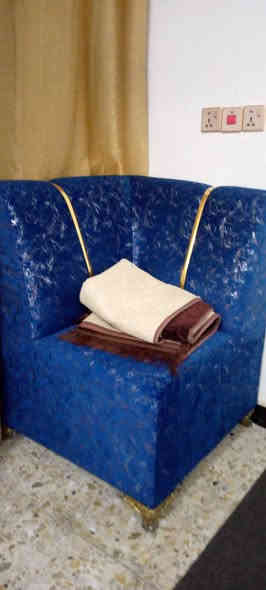 السلام عليكم
اخوان هذا ديوان 20  مقعد شغل مرتب وثقيل مستعجل على بيعتة النظافة خير من الله امانة الله لاطكعة لاوصخ 
سعرة 500 الف للاستفسار ***********
