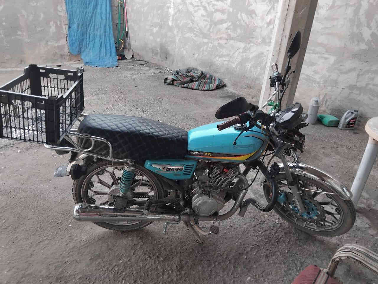 السلام عليكم دراجه إيراني موديل ٢٥ سونك مكينه ناعمه بيه نقص كهرباءيات  والأوراق ضاعن عندي اتكفله سرقه وعشاير مكاني الحسينيه رايده ٦٠٠ وبيه مجال قليل حيل وياهه صندوك دلفري هذه رقمي ***********
