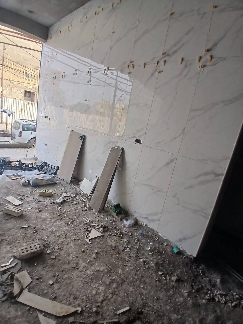 خلفه سيراميك بورسلين كاش مرمر شغل درجه اولى ليزر المكان بغداد متفرغ حاليا
***********
