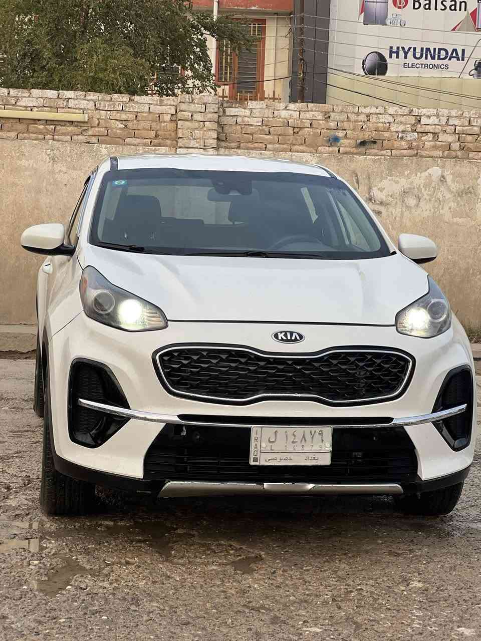 السلام عليكم...
للبيع...نقد فقط  اعتذر عن الاقساط 

بسعر 165$

سبورتج 2021 وارد امريكي جاملغ يمين بدون اي دواخل صور الحادث منشوره وبدون ايرباك ماشية 87 KM

رقم بغداد 

شرط التحويل والغرامات

✳️محرك 2400 GDI

✳️كير اتوماتيك بدون اي عيب مال بيت"

السعر 165$💸

تايرات 4️⃣ جديدة 🆕 

مكان السيارة صلاح الدين / سامراء

رجاءً ما أقفل سعر بالتلفون تعال وتدلل 

للاستفسار  ***********
