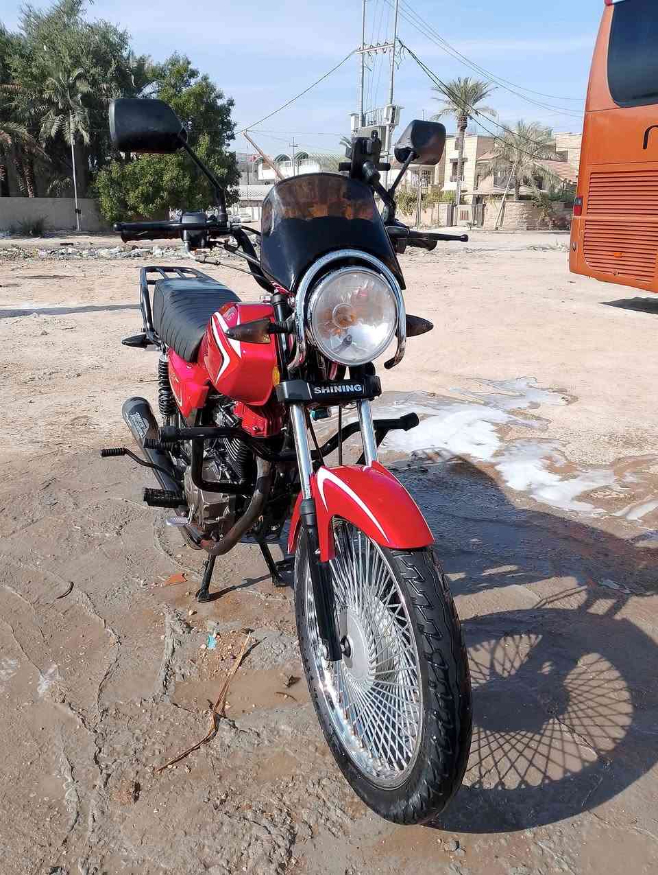 السلام عليكم دراجة شاينك طالعه بل الشهر السابع مامفتوح بيها براغي السعر 900وبيها مجال بسيط العنوان بابل حله  حي الزهراء *********** مطلعها من السلامي
