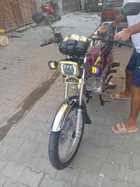 دراجة يراني نوع تايكر للبيع الدراجة ما صارلهة شهر من نزلتهة زيرو  مودي...