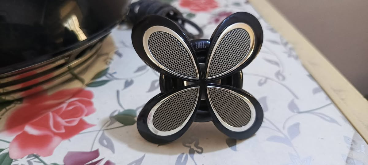 سماعتين على شكل ورده وبيز مشغل jbl الامريكه للاسفسار مراسله الصفحه


**إذا كنت صاحب هذا الإعلان وتريد حذفه لأي سبب، رجاءا أرسل رسالة إلى الدعم الفني**