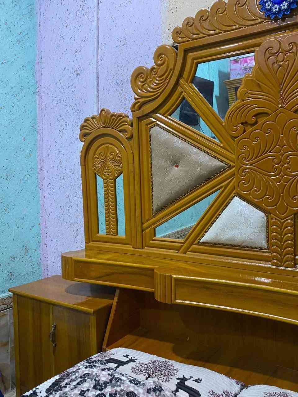 السلام عليكم عندي غرفه البيع سعره مليون 300 عنواني البصره كرمه علي المجديه مقابيل  جامع ارسول
الغرفه جديده نضافه 90 رقم ***********
