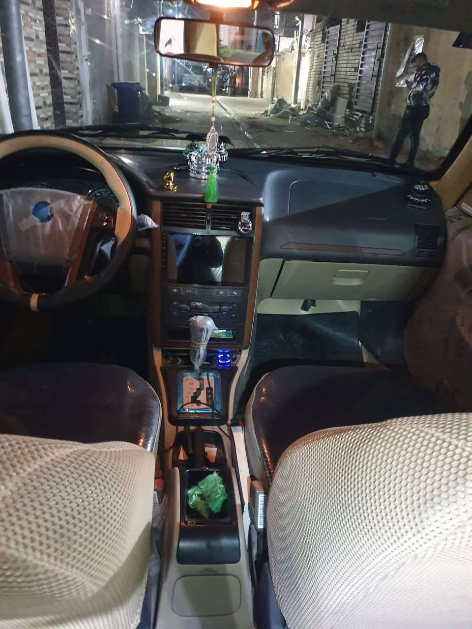 السلام عليكم  بيجو بارص اصلي ايراني
كير اوتماتيك مديل ٢٠١٧ رقم بغداد تحويل ثاني يوم 
هذا رقم صاحب السيارة *********** اني مكلف بالنشر
