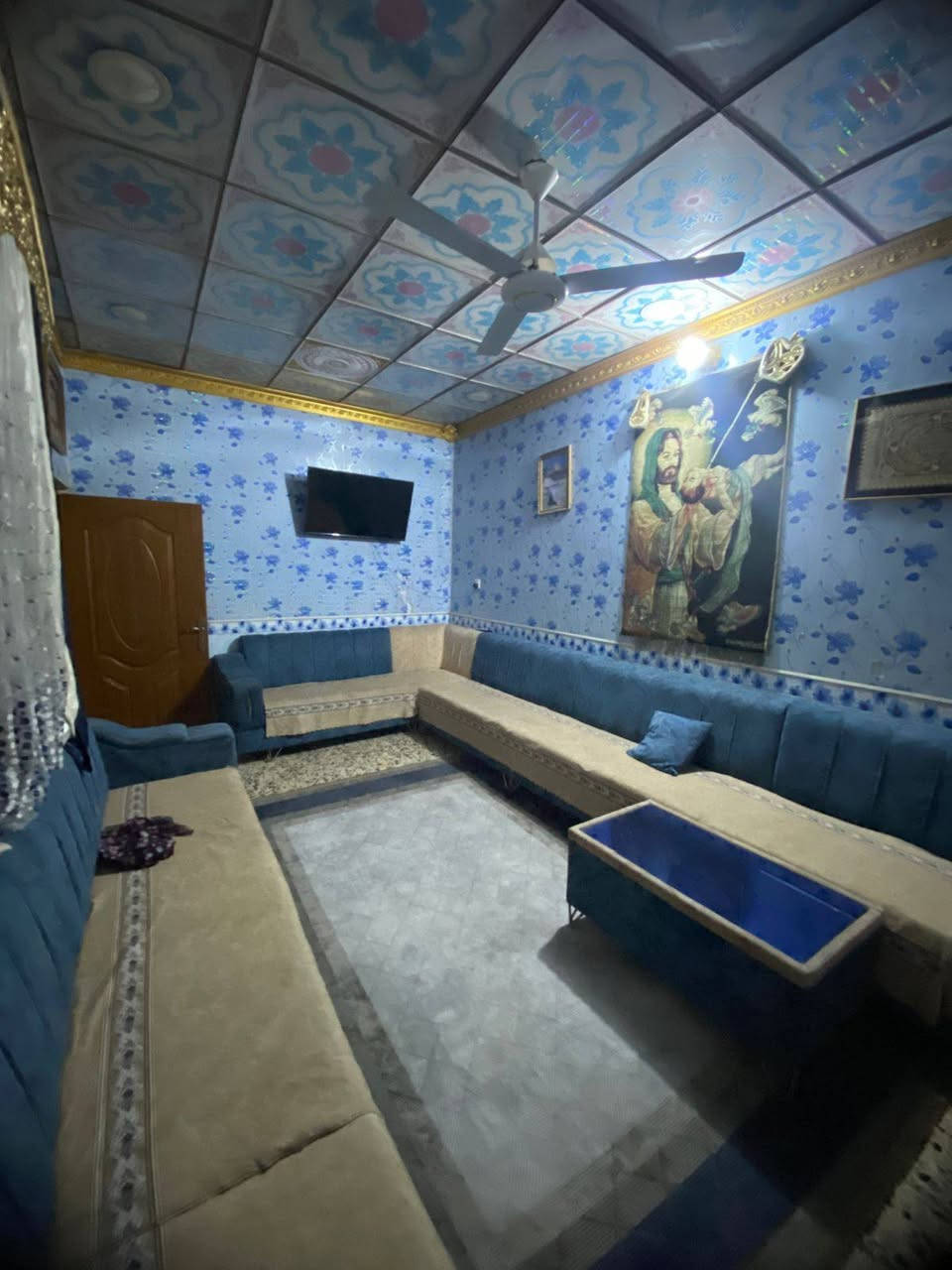 بيت100متر للبيع طابو صرف
 حي ميسان منطقة 23
قرب شارع الكيات رابع بيت عن الشارع طابقين 
الاولى غرفه صاله استقبال مطبخ صحيات 
الثاني غرفتين وحده سويت و صالتين وصحيات 
السعر 140 مليون 
الاستفسار اتصل 
***********
