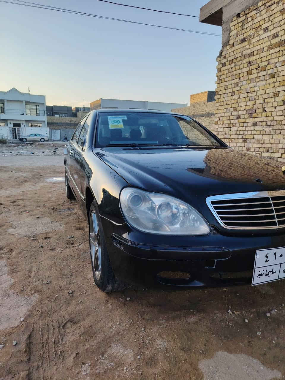 السلام عليكم للبيع  مارسدس غواصه موديل 2002 اصل   رقم سليمانيه الماني  تحويل مباشر محرك وكير راس الثور مكفوله من الضربه صبغ حراري درجه اولى  تخم تاير حداديه جديده   سياره بيها ناوقص بصيطه العنوان الديوانية رقم التلفون *********** السعر 53 وبيها مجال
