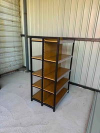 رف وسطي مغلق • ارتفاع ١٦٠ • عرض ٩٠ عمق ٦٥