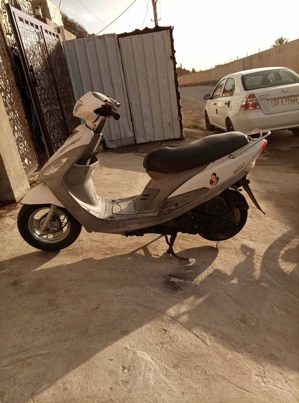 سلام عليكم ماكس منغولي دراجة خرسة دراجة كلشي شغال سلف هندر  كفر اصلي بس مصبوغ ابيض مكاني حلة ٤٠٠ بية مجال ***********
