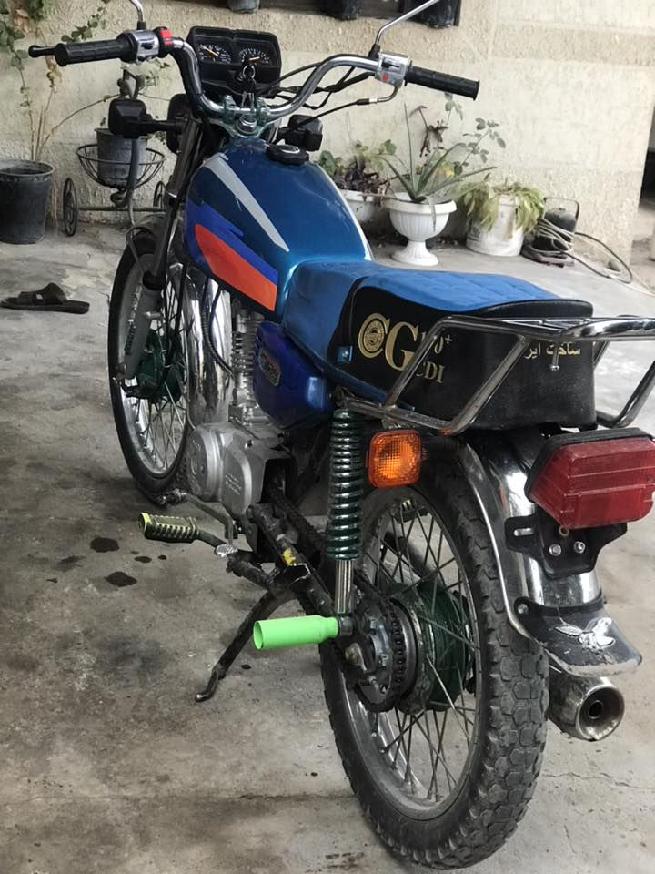 السلام عليكم دراجة للبيع نامة موديل ١٧ محرك ١٢٥ اربعه كير تعمير جديد تخم كهربائيات جديدة كلها شغاله دراجة نظيفه ماعيزها برغي للبيع او مراوس بسرفيس نظيف سعر ٥٥٠ الف بيها مجال شي بسيط مكان بلد ***********
