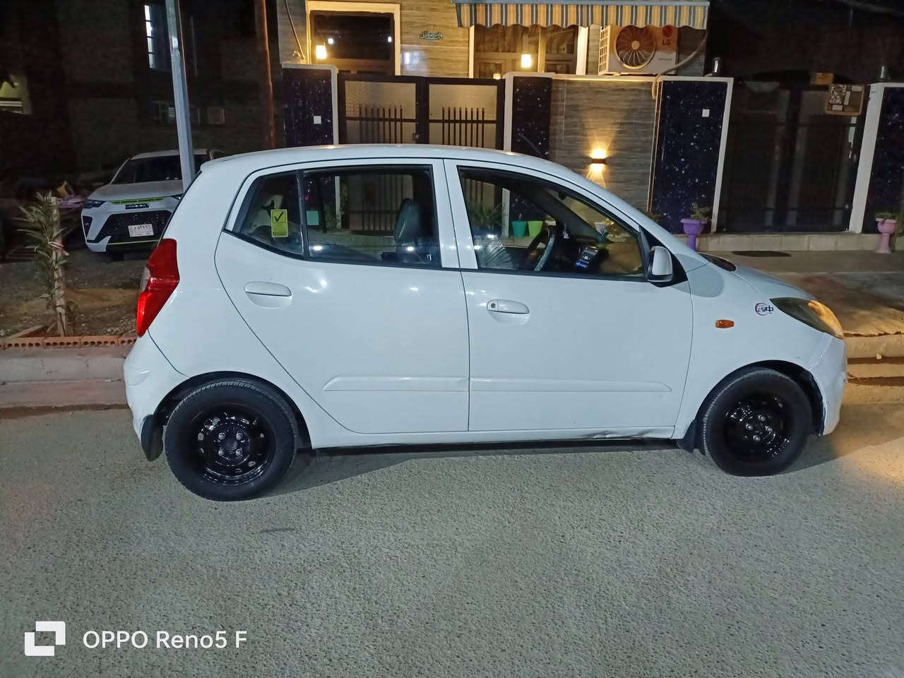 هونداي 2012 للبيع سيارة جديدة ماشية 76 الف كيلومتر محرك 4 سلندر كير اوتوماتيك السعر 52ورقة وبيها شوية مجال ان شاء الله
***********
