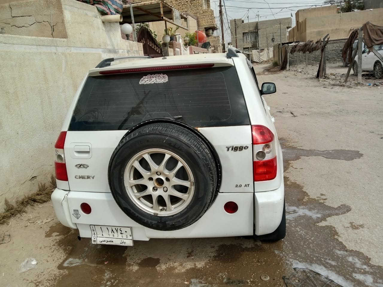 السلام عليكم للبيع تيكو موديل 2011 سيارة جاهزه كير مكينة حداديه تبريد كله جاهزة مكفوله من الضربه بيه صبغ مكانات بسيطة كهربائية كله جاهزة السعر 45 مكانه حله الاتصال ***********
