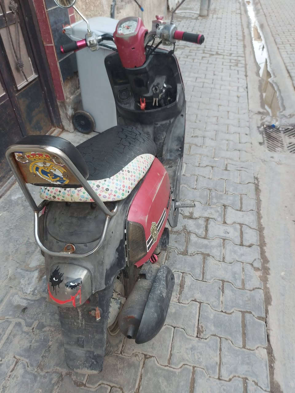 سلام عليكم دراجة بوليس للبيع كاملة الدراجة يرادلهة بس تطبيك كفرات كفر اصلي بيهة يدات رياضي وبيهة صدر أمامي DY كرزي شغالة سلف وهندر يرادلهة غسلة وترتيبات  الدراجة رايدهة ب 425 وبيهة مجال مكاني بغداد جديدة رقم ***********
