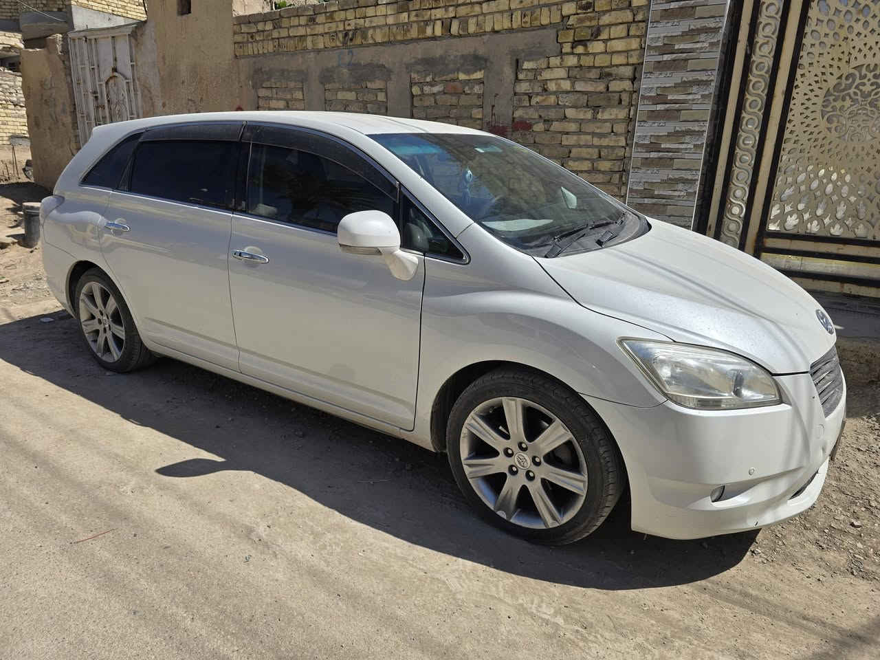 السلام عليكم..
مارك Zio X2   ادوات 
 السياره حاويه بدون كصه
موديل 2010
محرك 2400
4 سلندر
7 راكب
سياره كلش حلوه وناعمه ومشموله بالترقيم وقليله الصرف بالبانزين وسياره عائليه السعر   65 $
مكاني ذي قار
هـ / ***********
