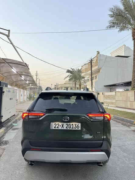 السلام عليكم 
RAV4 TRIL 4x4  2025 

اللون :- زيتوني او نفطي            
الموديل :2025
سعة المحرك :-2.5 
المسافه المقطوعه :-4000km
ناقل الحركة: أوتوماتيكي 8 سرعات 
نظام الدفع: All-Wheel Drive

سيارة رقم أربيل 
بأسم شركة تريد تحويل تريد وكالة 

الموصفات
فتحة سقف سلايد روف 
مقاعد أمامية تدفئه 
ستيرين سياره تدفئه 
دخول ذكي + منافذ شحن USB امامية و خلفية 
باب خلفي كهربائي 
شاشة تدعم نظام Apple CarPlay 
و Android Auto
أضواء أمامية LED + تشغيل/إطفاء أوتوماتيكي + أضواء ضباب.  
تنبيه مغادرة المسار + مساعد تتبع المسار + نظام ما قبل التصادم + نظام فرامل ABS

حادث السيارة كما موضح بالصورة داخل المنشور 
مكان السيارة 
بغداد البلديات 
***********
