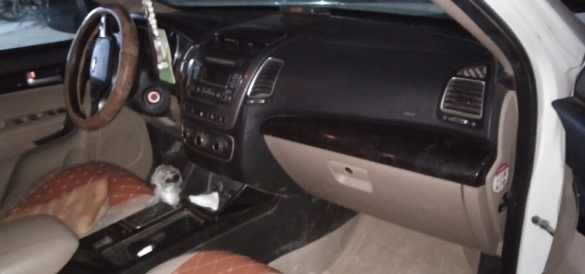 السلام عليكم سورنتو للبيع ٢٠١٤ كفاله عامه من الرصعه ***********
