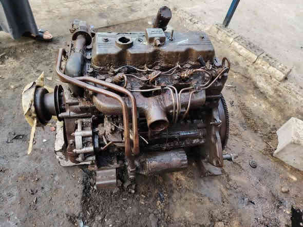 محرك اسيا بلادي متروك كامل مع البم ونوزلات ودينمو يرهم مولد السعر 200 مكاني بغداد ابي غريب الحصوه *********** أو ***********
