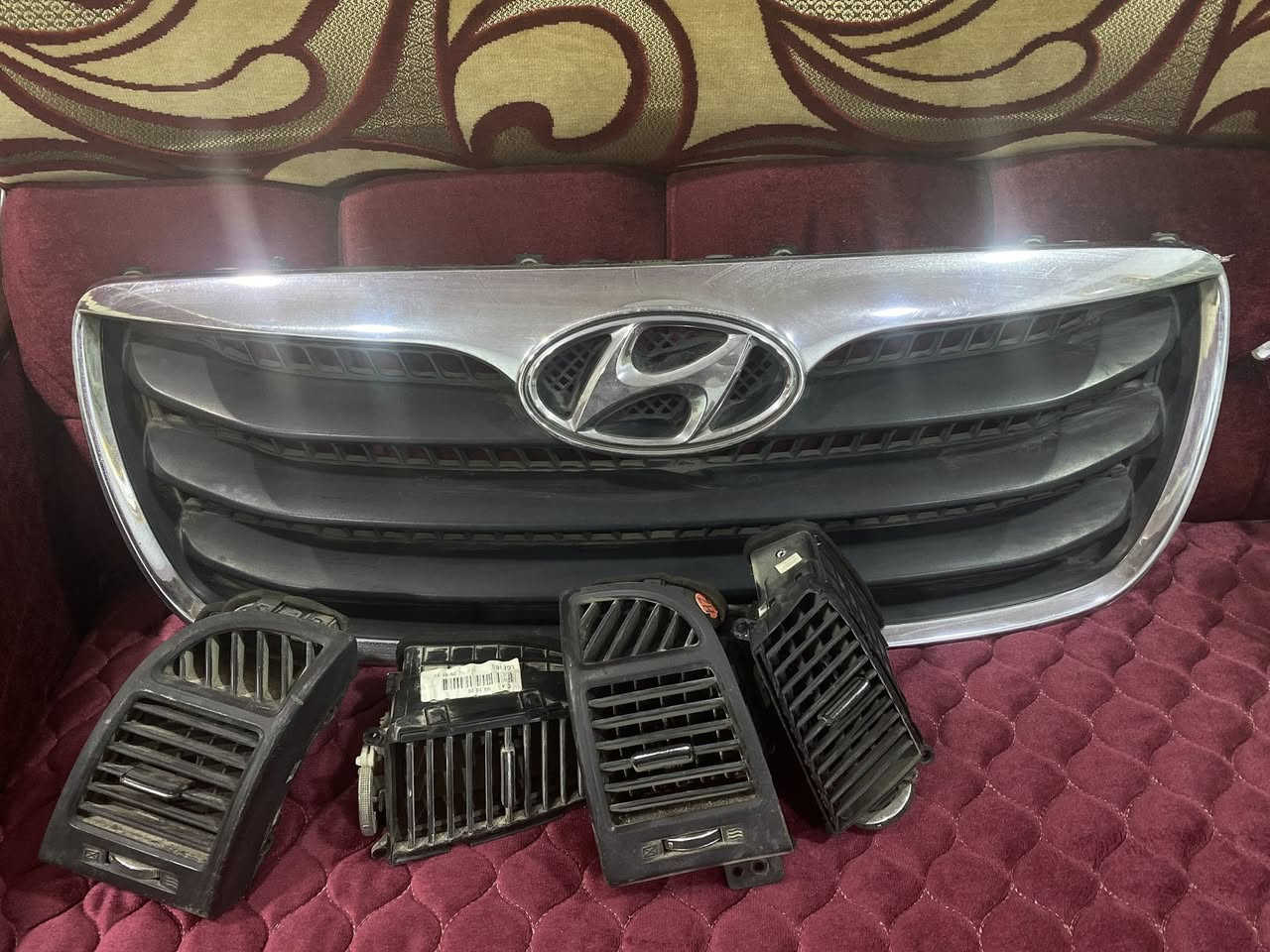 سلام عليكم 
عطر +دكتات تبريد جدد مامستخدمات  
سنتافي 2011+2012
السعر150وبيهن مجال حك الجيه
الرقم /***********
البصره/مركز مدينه
