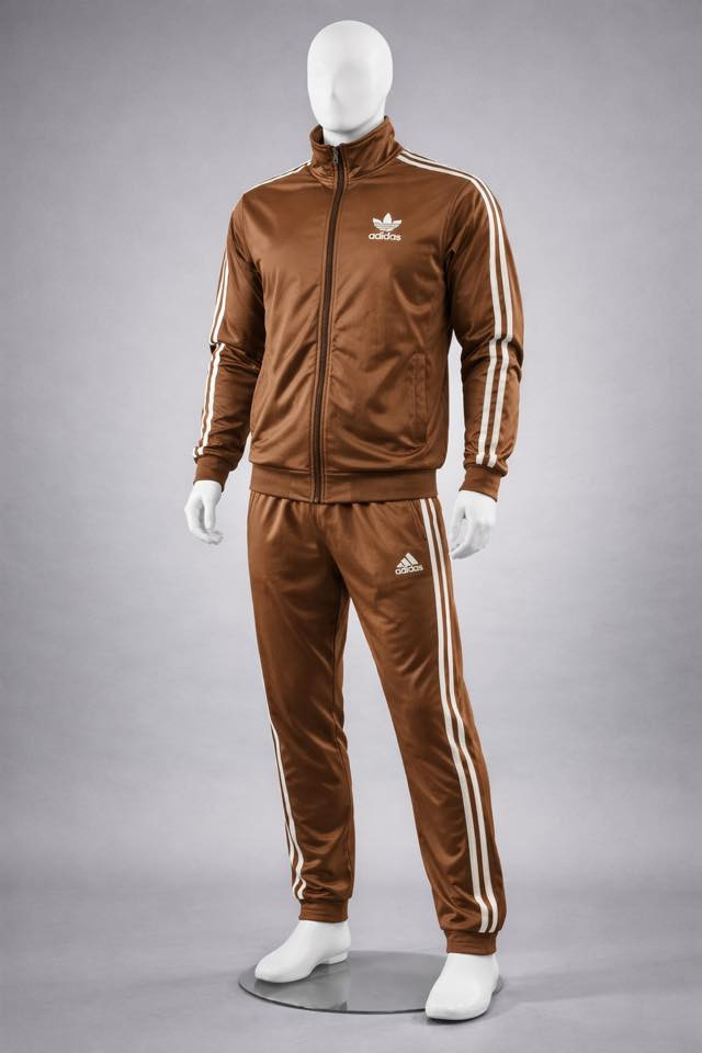 شلعة تراك شبابي يلبس لحد عمر 16 سنة
10 قطع قياسات مشكل 

50 الف والتوصيل مجاني

للحجز واتساب ***********
