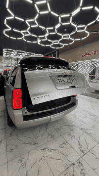 تاهو موديل 2018 Lt فول مواصفات ماشيه 81 الف مايل 

المحرك: 5.3 لتر (355 حصان)

ناقل الحركة: أوتوماتيكي 6 سرعات

نظام الدفع: ثنائي أو رباعي (4WD).

التسارع: من 0 إلى 100 كم/س في حوالي 7.8

داخلية: كشنات جلد VIP منفصلة، تدفئة وتبريد للكشنات 
الأمامية والخلفية، كراسي كهرباء مع ذاكرة، تحكم كهربائي 

بالمقود، شاشة كبيرة، قاصة، تبريد مركزي، ومساند ذراع خلفية

.
تكنولوجيا: بصمة أبواب، تشغيل عن بعد، شحن لاسلكي، رادارات (نقاط عمياء، مانع تصادم، رادار أمامي/جانبي)، حساسات أمامية

 وخلفية وجانبية، كاميرات دوارة، صندوق خلفي كهربائي، مرايا شفط وقلاب.
أمان: نظام مراقبة ضغط الإطارات، مانع حركة، مساعد فرامل، توزيع إلكتروني لقوة الفرملة، ومساعد صعود المرتفعات.

مكان السياره بغداد اليرموك 

البيع او مرارس حسب القناعه 

ملاحظه سياره في بيت مو معرض 

استفسار ***********
