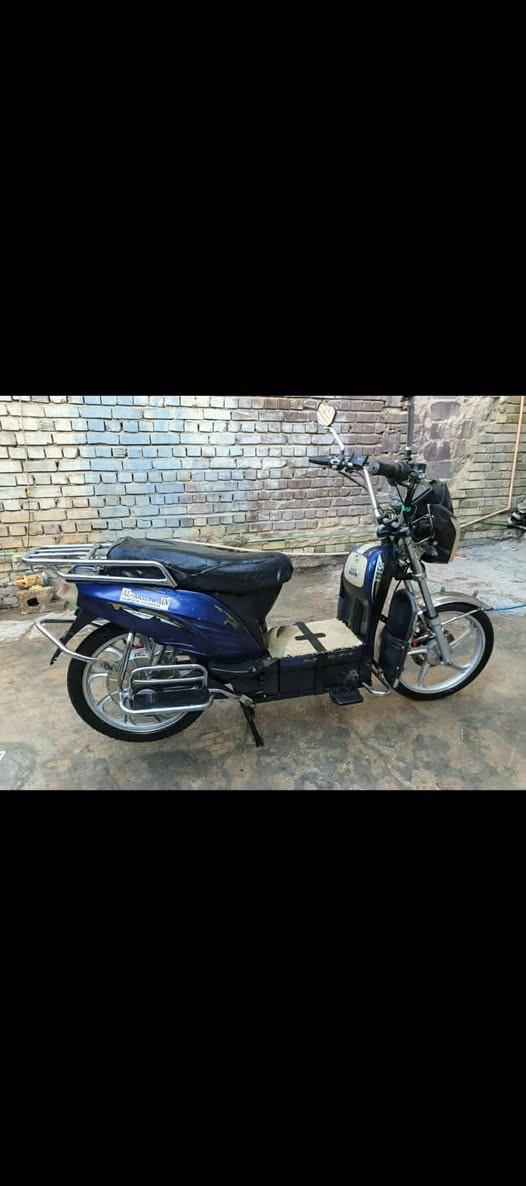 السلام عليكم ماطور شحن للبيع بطارياته كلهن زينات او عل فحص مابيهن وحده مو زينه كله شغال مابي شي نقص سعره 400 بيه مجال شي بصيط مكاني السكنيه هذه رقم صاحبه وتواصل ويا ***********
