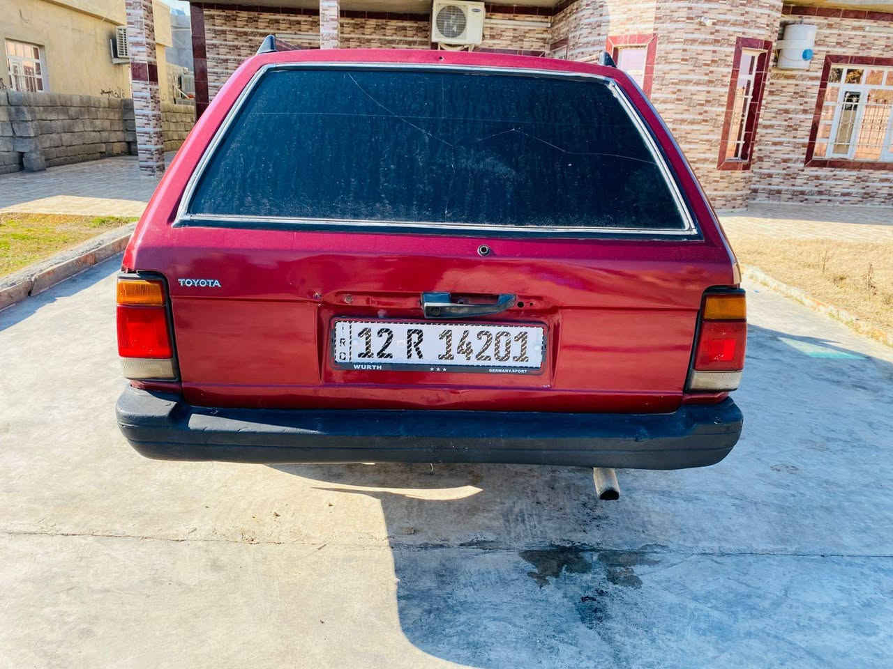 اسلام عليكم كارينا ٩١ رقم دولي نينوى باسمي شرط الوكالة والتحويل السياره شرط محرك وكير تبريد عايزو غاز تدفه نار صبغ مكانات صبغ مكانات غليله جماليه بدون دعم تايرات جديده صدر خلفي ولا أمامي نضيف السياره جاهزه من كلشي سعر ٣٥ وبيها مجال *********** خابر وتدلل
