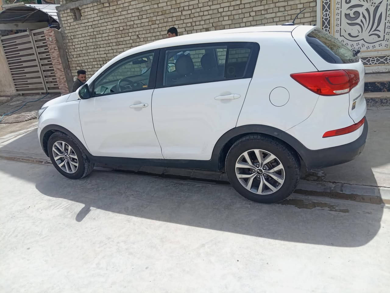 السلام عليكم سبورتج موديل 16 وارد امريكي حادث جاملغ وبنيد تبريد تدفئه تخم تاير رقم انكليزي بسمي السعر 135 وبي مجال الاستفسار أكثر الاتصال على الرقم ***********
