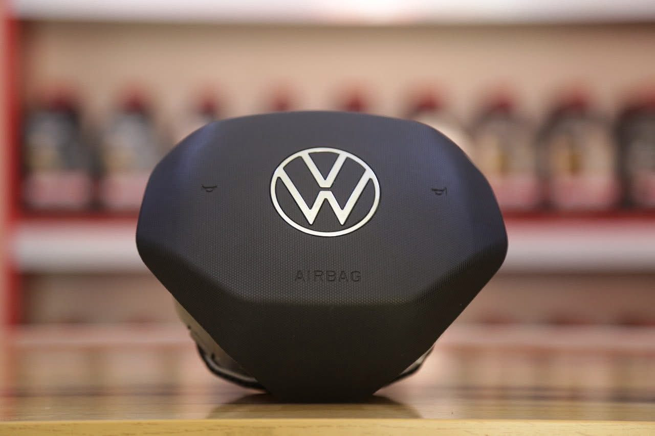 جزء من مجموعة صور من قطع غيار الفولكسواكن المتوفرة بمركزنا MOTUL service متوفر قطع غيار كصه تفصيخ وجديد براندات واصلي جديد جميع قطع الغيار بالضمان وكل التحتاجه سيارتك متوفر وبأسعار تنافسية ومتوفر زيوت وسوائل جميع سيارات vwوفق كود الشركة وصيانة وبرمجة وفحص باحدث الاجهزة وتشخيص الاعطال وكلشي بالضمان
لدينا توصيل لجميع انحاء العراق
***********
