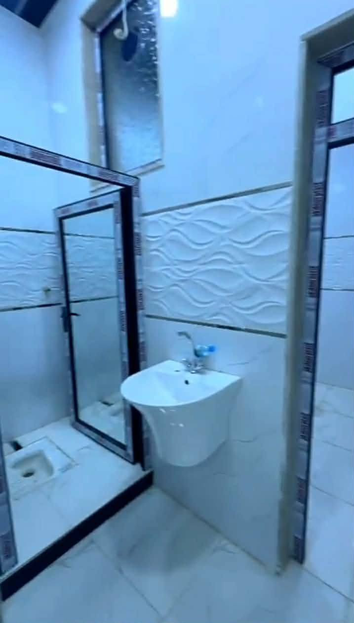 السلام عليكم
///عروض عقارات مساكن الخير////
للبيع ...للبيع....للبيع
بسعر مناسب قياسا للبناء الحديث.

1️⃣🟩  دار بناء حديث مامسكون جديد زيرو ملك صرف سند طابو📜📜📜📜 موقع مميز

2️⃣🟨 التفاصيل:-
طابقين 5 غرف نوم واستقبال وكراج وصحيات خارجيه.بناء درجه اولى.
وكل طابق يحتوي على مطبخ وصحيات وحمام وصاله.
تصميمه جيد جدا وسقف عالي ومساحات الغرف واسعه. وبالأمكان ايضا عزل كل طابق لوحده.

3️⃣🟥📐المساحة📐: 210 متر واجهه 7 متر.عمق 30 متر
اتجاه قبله .موقع مميز ولايوجد مقابيله بيوت.

4️⃣🔶️🌍 الموقع:- حي الثورة فرع الحاج عزيز كشمولة.

📞📞📞☎️☎️☎️للأستفسار أكثر☎️☎️☎️📞📞📞
***********
***********
عقارات مساكن الخير
🔰ملاحظة:- المكتب مجاز رسميا. غير مسؤولين عن اي عروض خارج المكتب  تروج بأسم المكتب.
🌍 عنوان المكتب حي الثورة الشارع الرئيسي ضمن محلات بيت هكوري قرب جرزات وحلويات الأمين.
